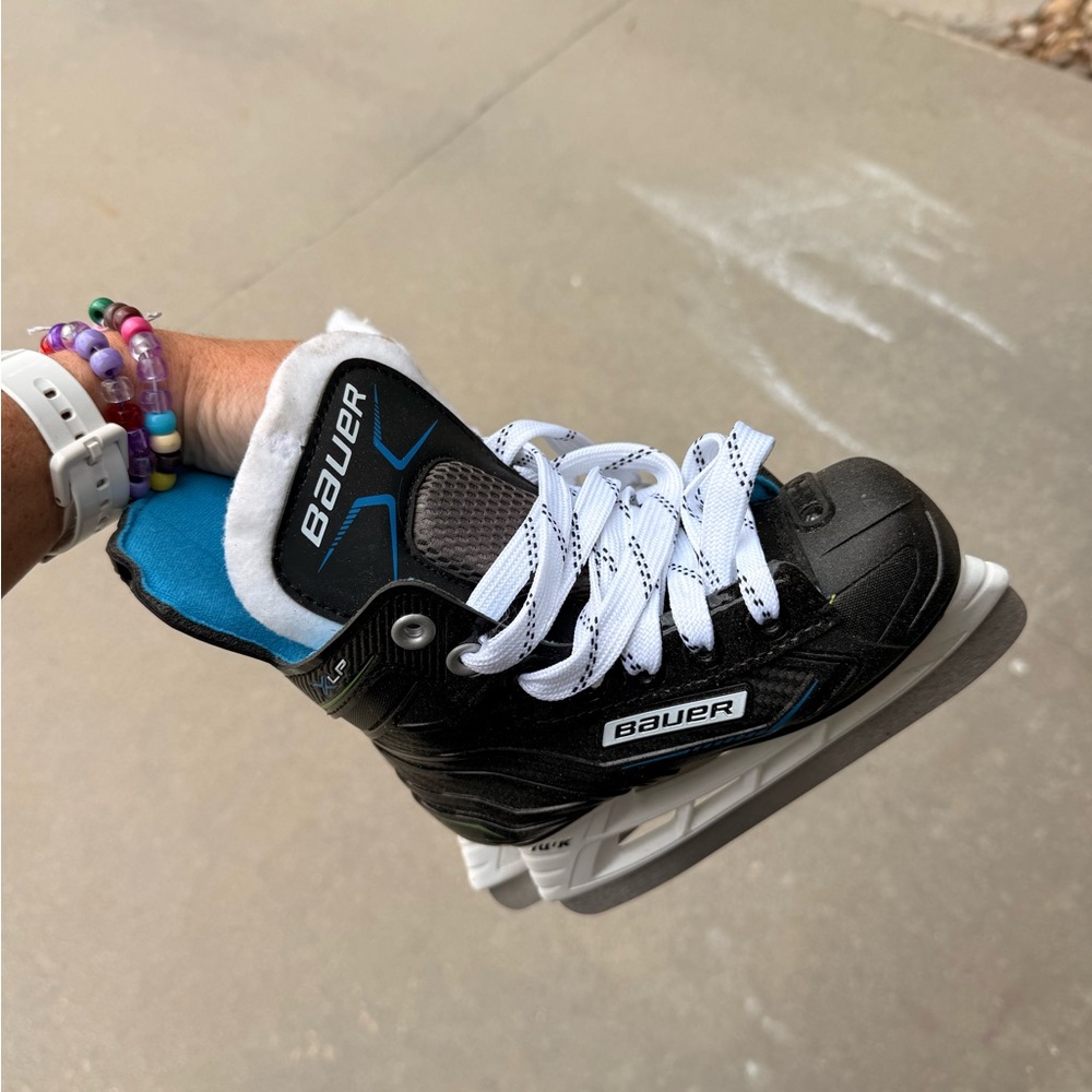 Bauer Hockey Skate - toddler 9 - NWOT